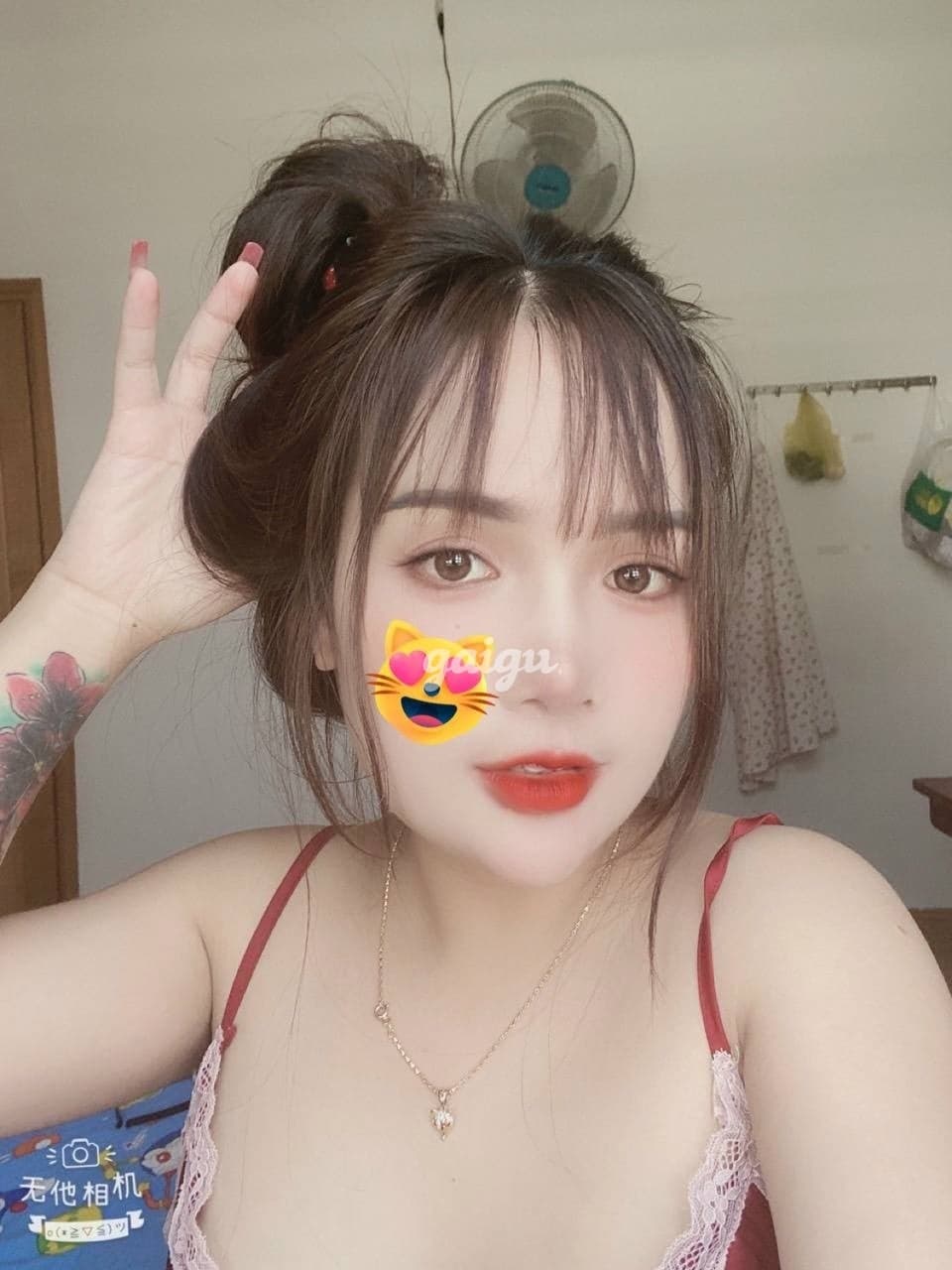 TRÂM ANH NHỎ NHẮN VÚ TO LÀM TÌNH NHƯ NGƯỜI YÊU - Ảnh 1