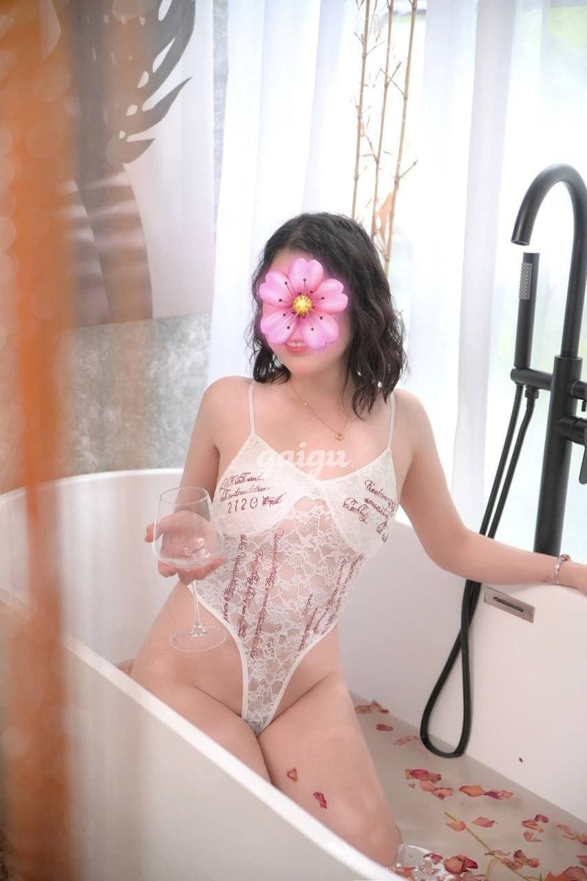 NGỌC NHI  XINH NGON NGOAN, ĐẶC BIỆT CỰC DÂM CHIỀU KHÁCH a-Z - Thumbnail 14