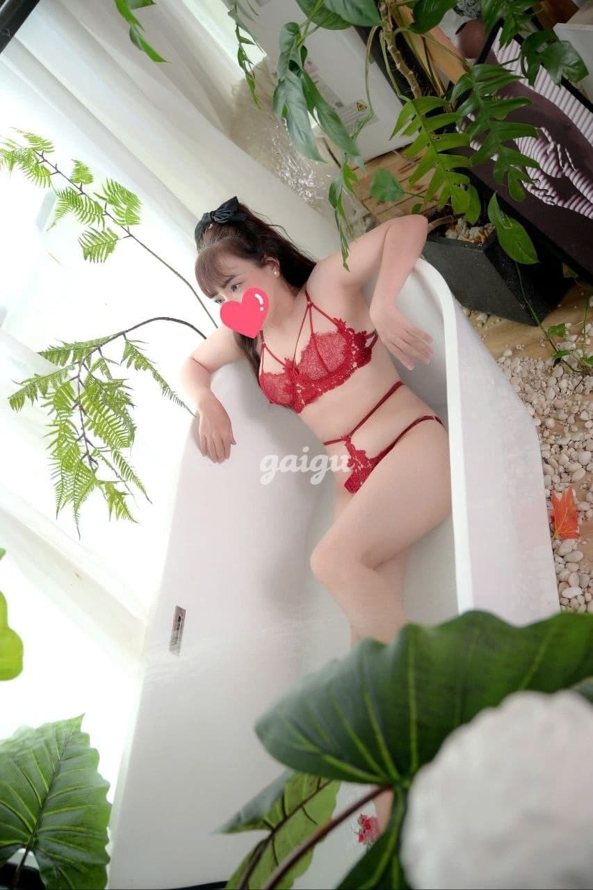 NHƯ QUỲNH - TẠO CẢM GIÁC DỊU NHẸ, TÌNH CẢM CHO MỌI ANH PHI CÔNG TRẺ :D - Thumbnail 14