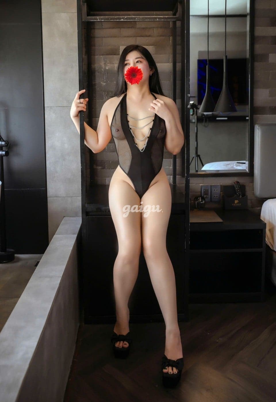 MASSAGE NHƯ QUỲNH THỔI KÈN BAO PHÊ XINH DÂM NỮ CHIỀU KHÁCH - Thumbnail 5