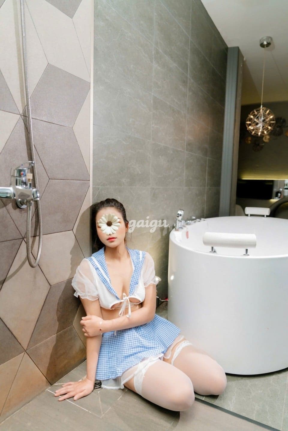 MAI ANH - EM GÁI MÌNH DÂY MỘC MẠC LẦN ĐẦU VÀO NGHỀ - Thumbnail 2