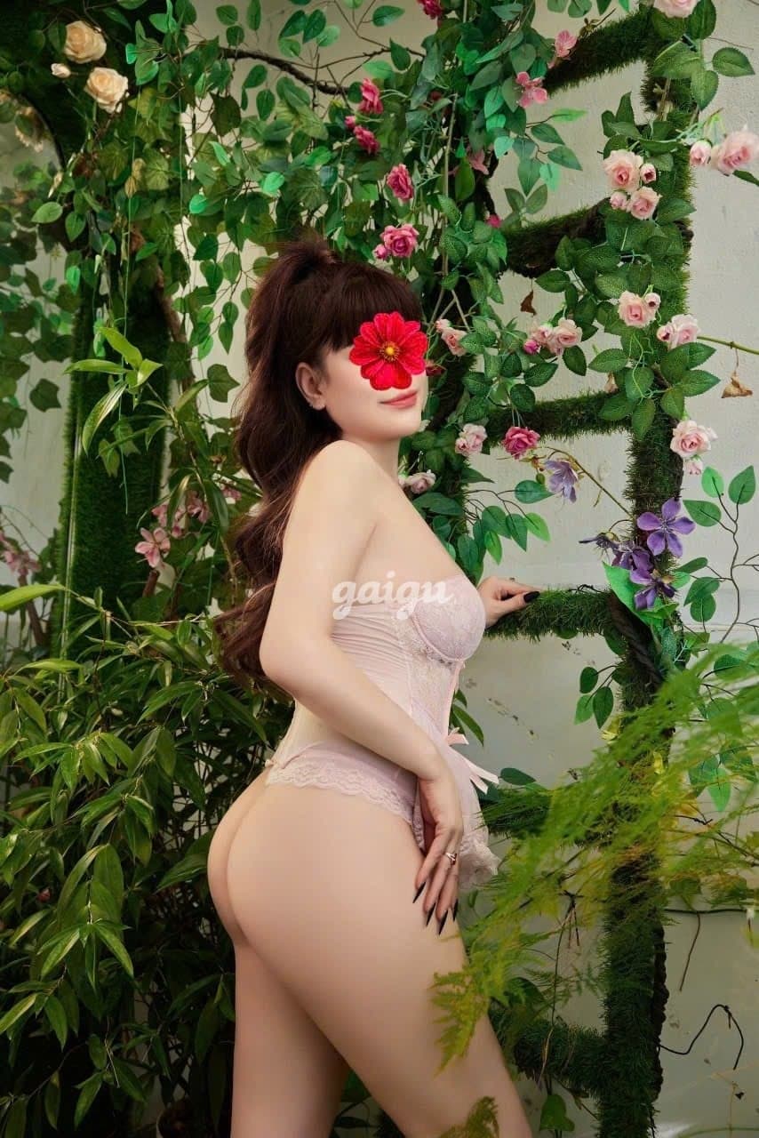 QUỲNH TRÂM XINH XẮN VÚ TO KẸP XÚC XÍCH BÚ CU LÚC CÁN DÂM CHIỀU KHÁCH - Thumbnail 12