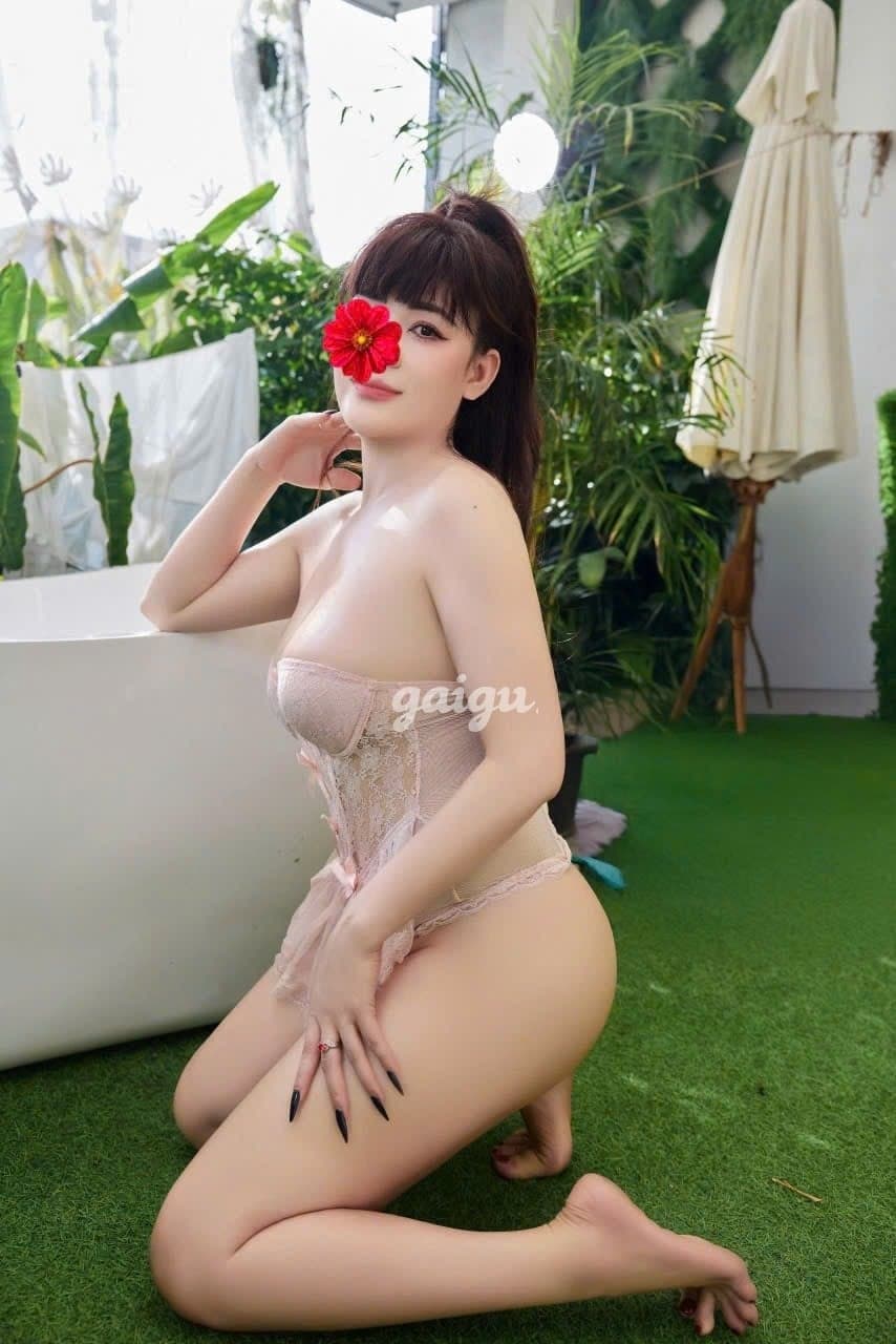 QUỲNH TRÂM XINH XẮN VÚ TO KẸP XÚC XÍCH BÚ CU LÚC CÁN DÂM CHIỀU KHÁCH - Thumbnail 11