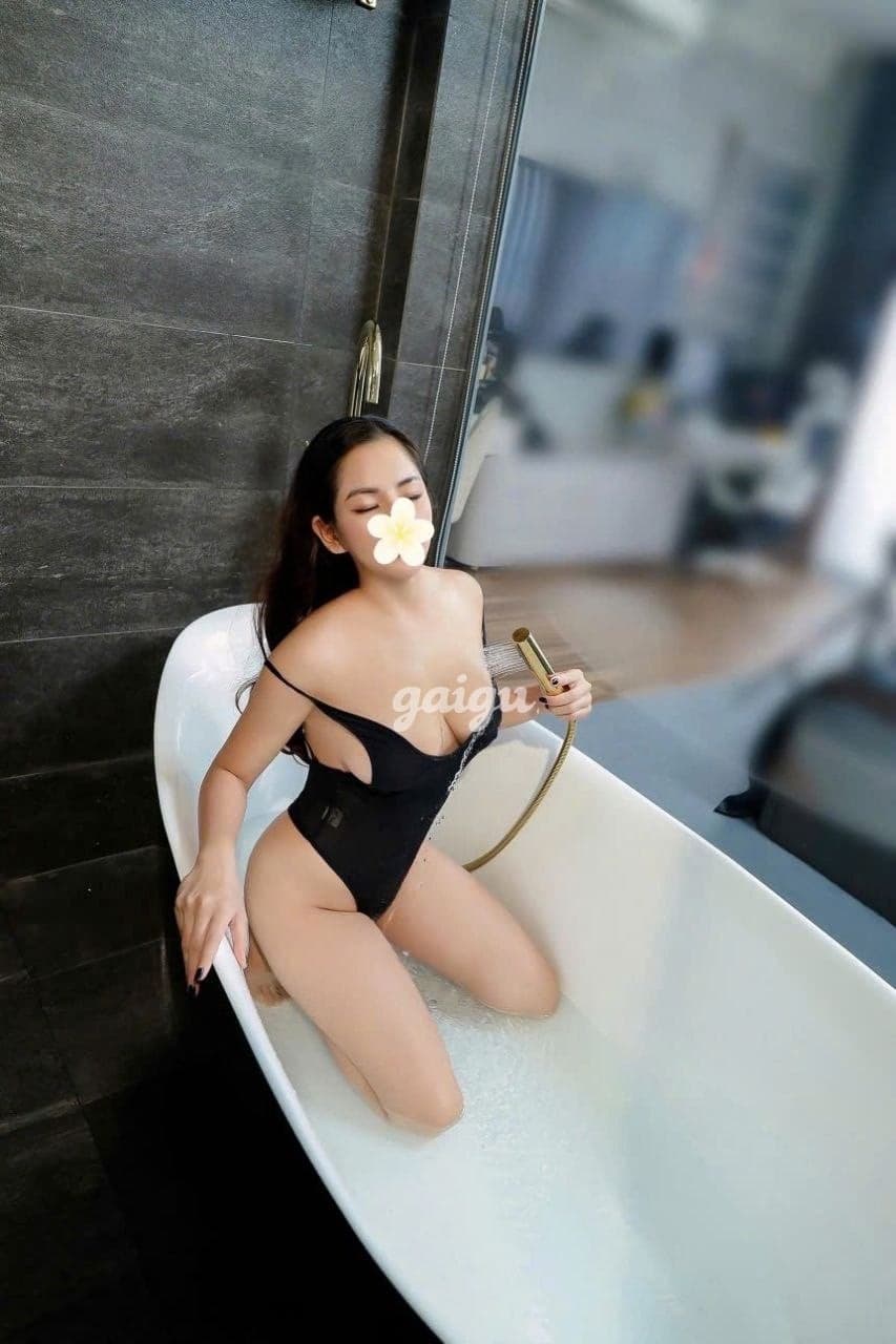THẢO LINH XINH XẮN TUYỆT PHẨM BÚ CU DÂM NHƯ PHIM SEX NHẬT - Thumbnail 12