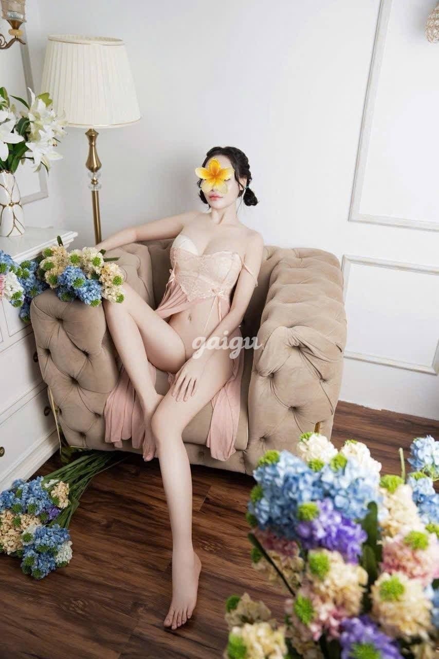 NGỌC TRÚC  CỰC PHẨM TRẺ TRUNG XINH XẮN VÚ TO DÂM ĐÁ BI CỰC PHÊ - Thumbnail 3