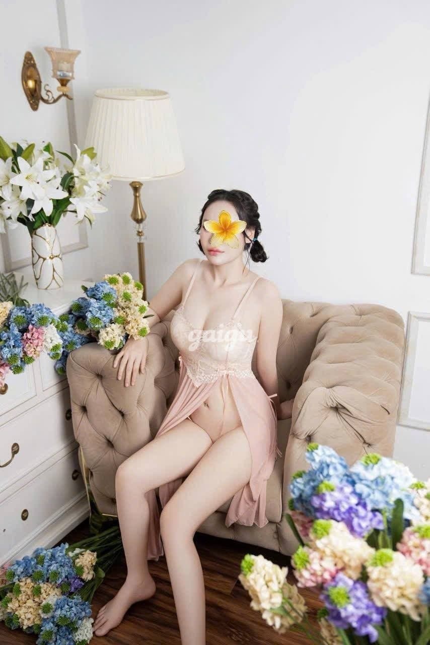 NGỌC TRÚC  CỰC PHẨM TRẺ TRUNG XINH XẮN VÚ TO DÂM ĐÁ BI CỰC PHÊ - Thumbnail 2