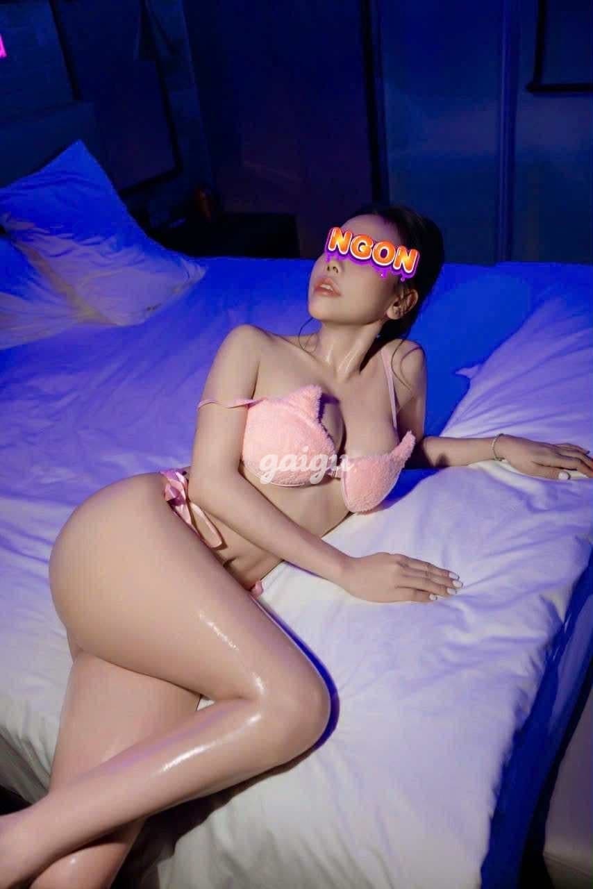 NEW ⭐ Emy Vú Bự + Mông To Mộng Nước Xinh Cực - Thumbnail 2