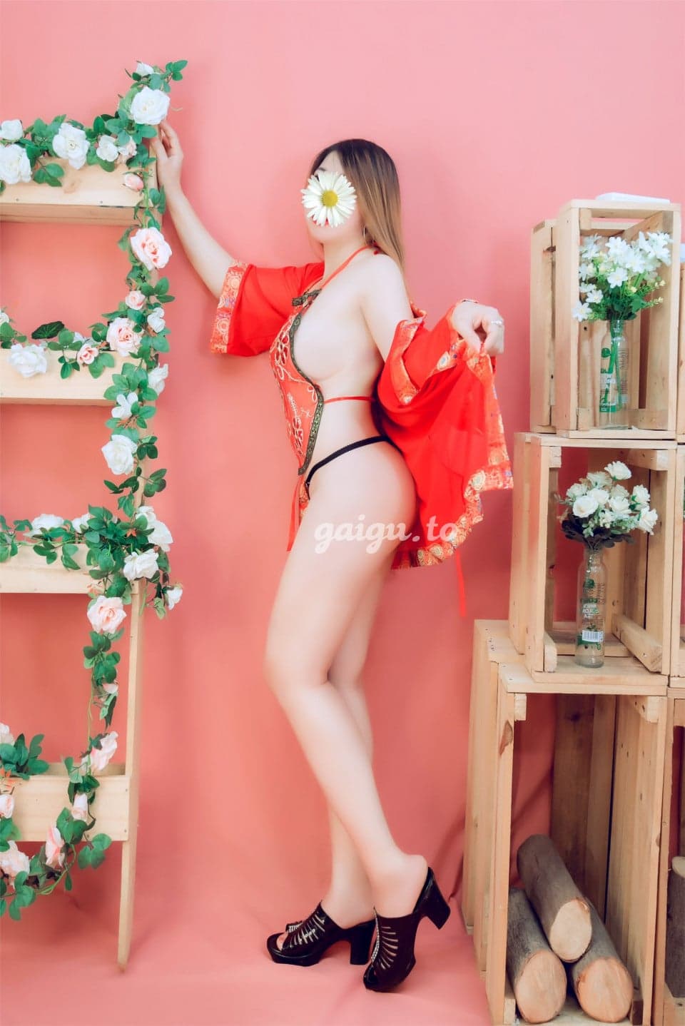 THUÝ NGÂN - MÁY BAY DÂM VÀ NHIỆT HUYẾT, LÀM TÌNH BÀI BẢN VÀ ĐIÊU LUYỆN - Thumbnail 4