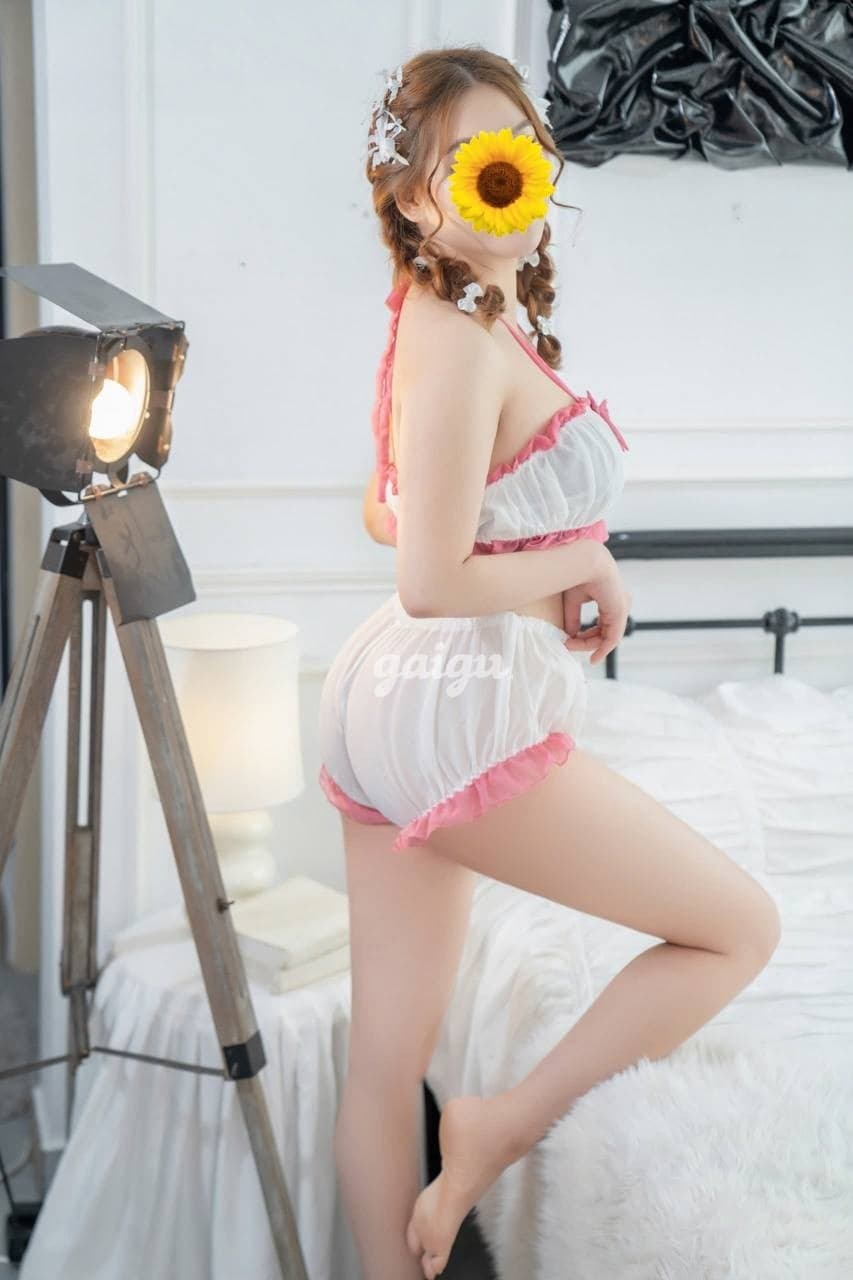 Na Na ❤️Gái quê mộc mạc dễ thương lần đầu đi làm - Thumbnail 14