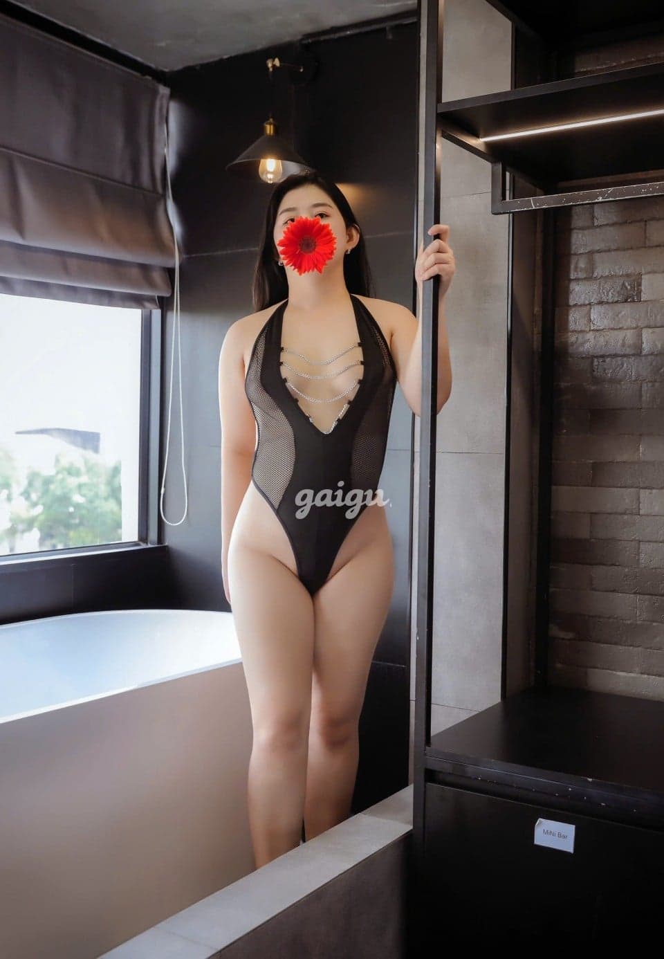 MASSAGE NHƯ QUỲNH THỔI KÈN BAO PHÊ XINH DÂM NỮ CHIỀU KHÁCH - Thumbnail 2