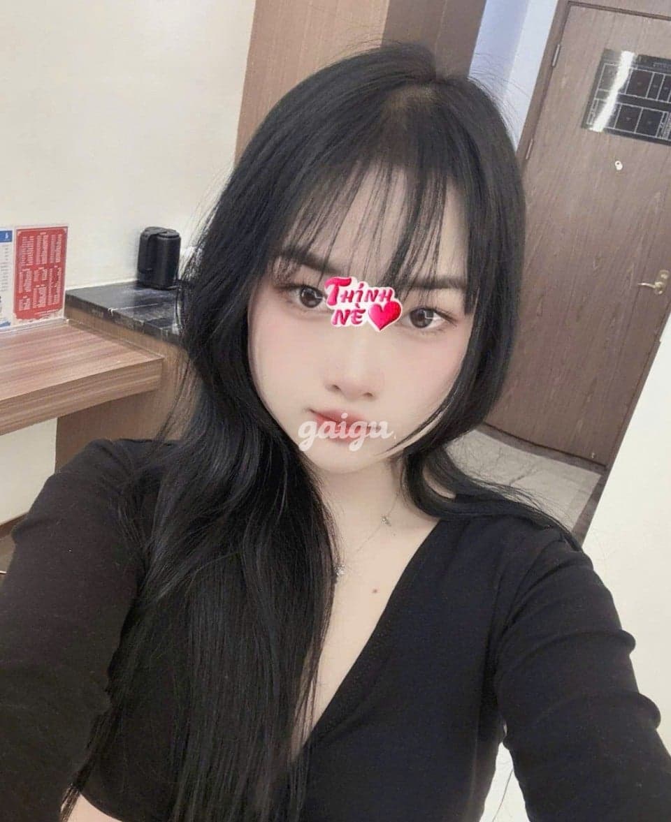 Nhã Uyên - Gái Mới Lớn - Xinh - Ngoan - Yêu - Chiều ! - Ảnh 1