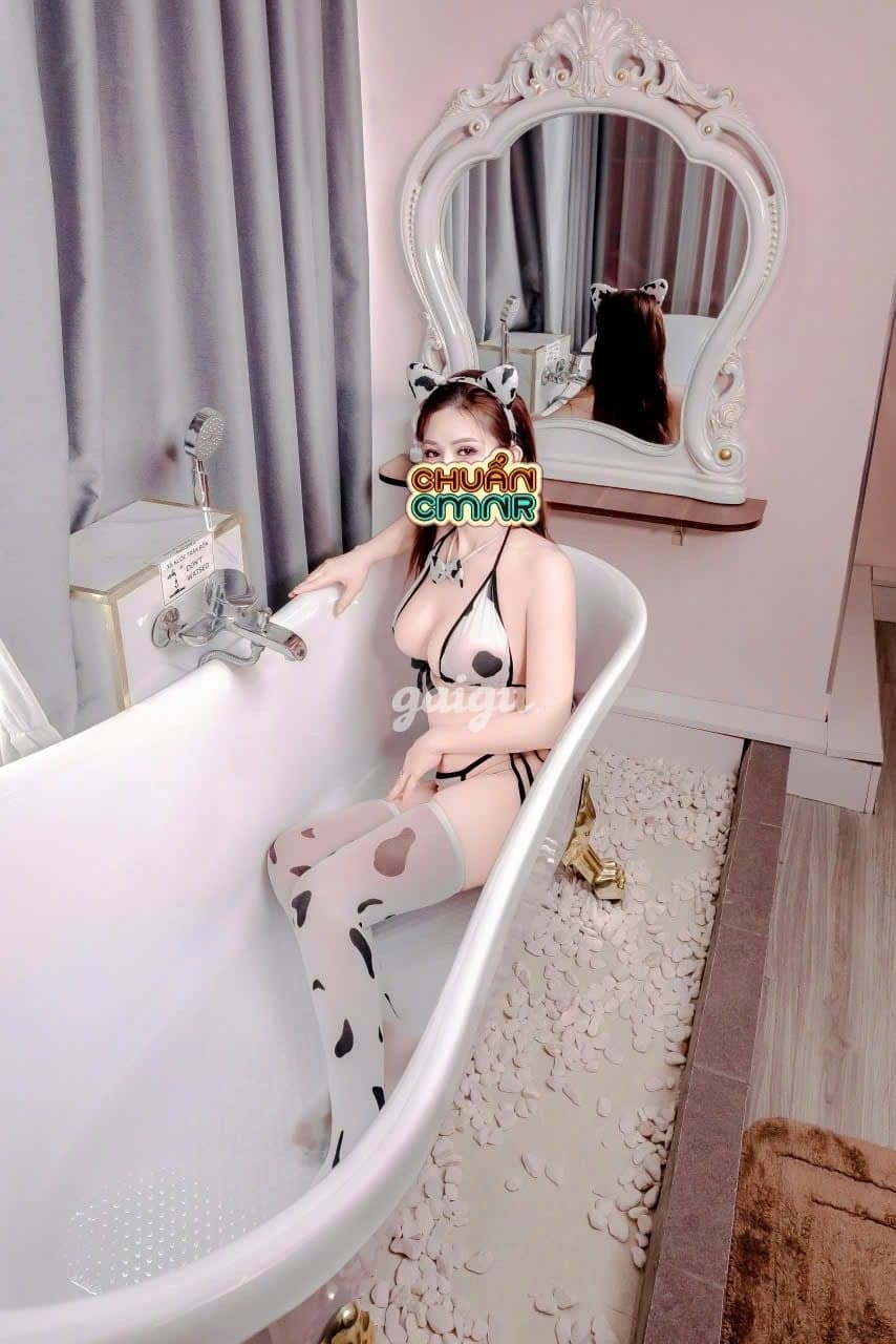 Thanh Thanh - Gái Miền Tây Xinh Ngoan Yêu Chiều ! - Thumbnail 3