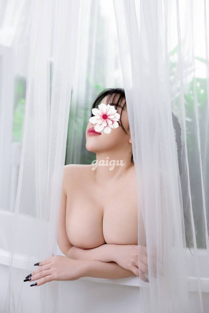 Quỳnh Hana- Ngực Tấn Công, Mông Đại Bác Sale Sập Sàn Phân Khúc 600K - Ảnh 1