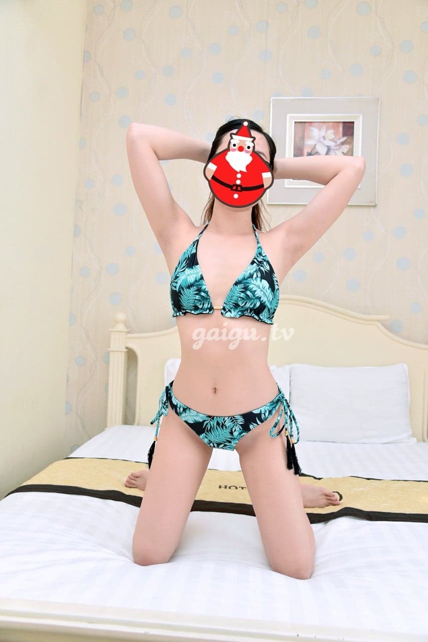 Vân Anh - Em gái xinh đẹp, dễ thương, body gợi tình và nụ cười chết ngừơi - Thumbnail 3